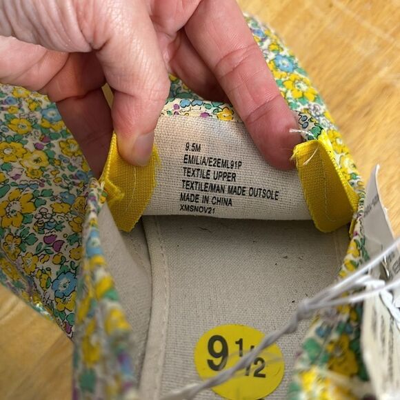 NWT ESpirit Women’s Yellow and Green floral print canvas slip on shoes Size 9.5 - Picture 6 of 6